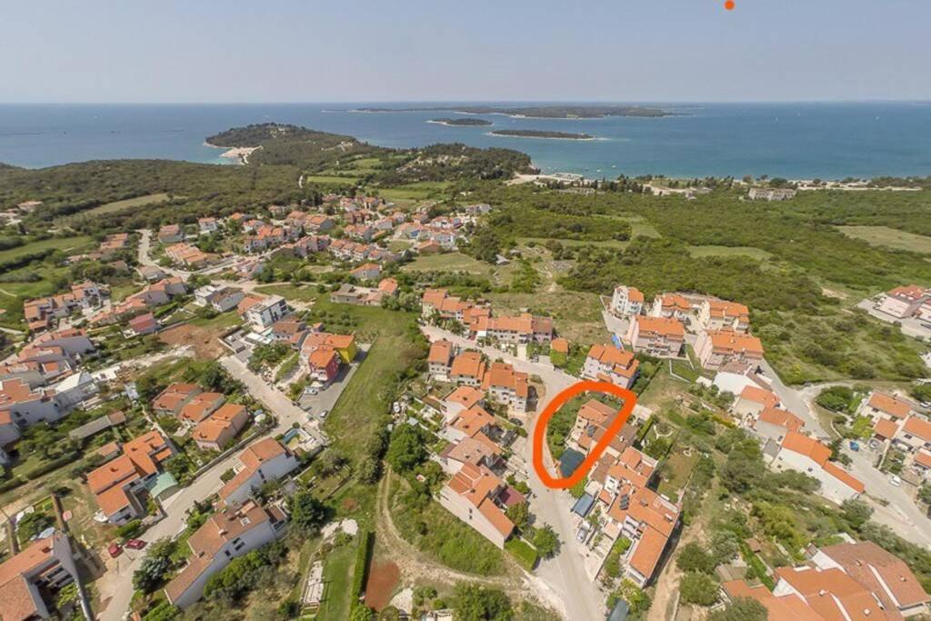 Apartman 100M2, Full Opremljen, Privatni Parking. Pula Exteriér fotografie
